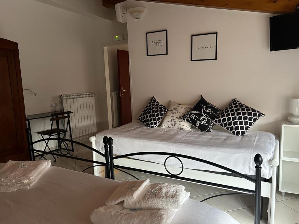 B&B Casa Letizia Trentinara Ngoại thất bức ảnh